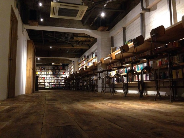 森の図書室_3