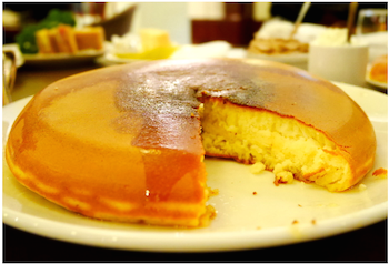 パンケーキ食べる4