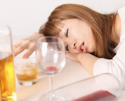お酒の呑みすぎでお肌ボロボロ