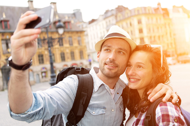 付き合う前に旅行に誘ってくる男性心理とは?2画像