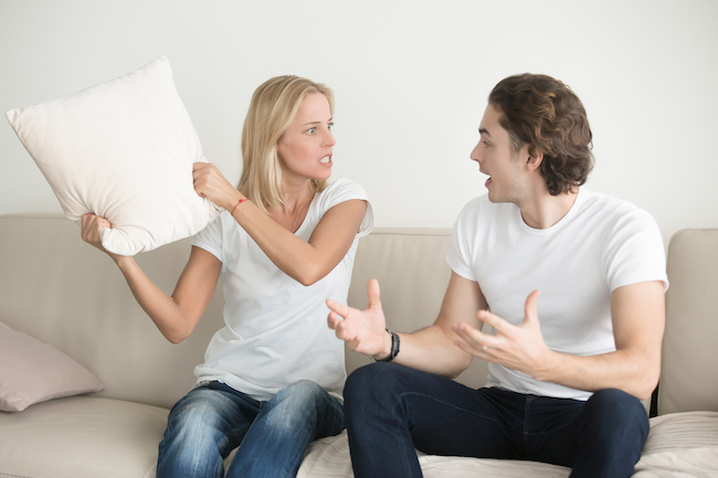 やりすぎはNG!「愛を感じるヤキモチ」と「逃げたくなる嫉妬」の違いとは?2画像