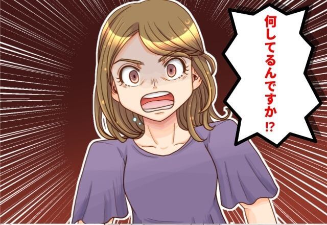 『パシャっ！』お風呂から上がると、義母が”カメラ”を持っていた…→義母の”衝撃行動”に、嫁は思わずカメラを奪い取る…！？