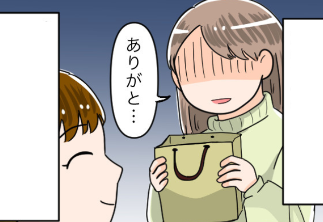 ママ友のお家にお呼ばれ♡しかし⇒“手土産の行方”に違和感…？後日、ママ友が笑顔で手渡した“紙袋の中身”に戦慄する…！