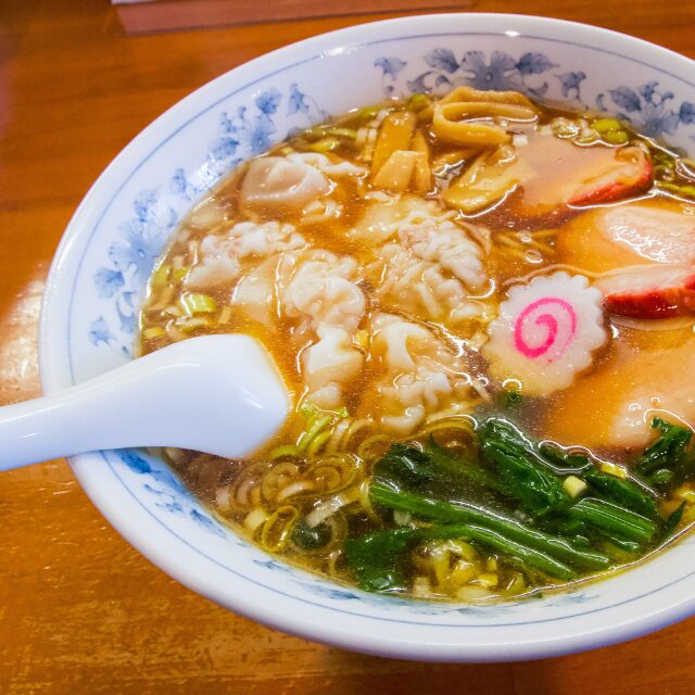 1人でラーメンを食べる女性に”執拗に絡む”男性客。「何がしたいの！？」憤る女性客への返答に…「は？」
