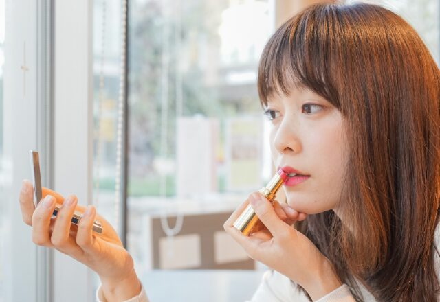 男はみんな好き！爆モテする「あざとい女性」の魅力