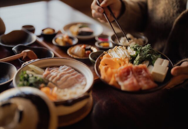 事前に伝えた“アレルギー食材”を提供する旅館。「食べなきゃいいでしょ」開き直る仲居だったが…【ガラッ】⇒他人の迷惑行為への対処法