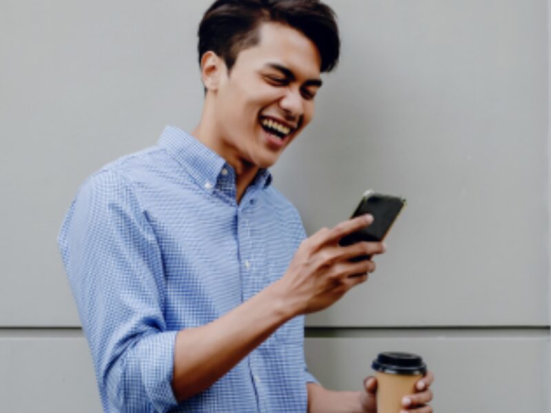 「好きな子にしかしない」男性が”本命女性”に送るLINE