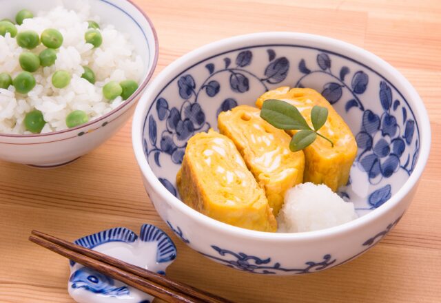 生後6ヶ月の孫に“卵焼き”を与えようとする義母！？修羅場になるも『あの…』妻の“決め手の一言”で…【ストレスなく義母と関係を築く方法】