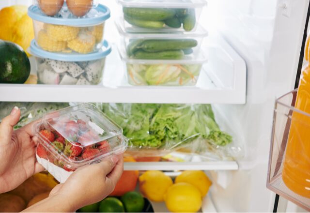 冷蔵庫の中身を空にするまで食べ尽くす夫。しかし…妻「どうぞ」笑顔ですすめた理由と対策