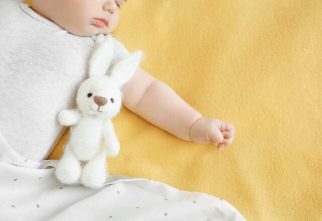 ワンオペ育児に疲れ果てた夜。子どもが泣き叫ぶ中…限界寸前な妻へ夫が放った【最低な一言】に言葉を失う！？