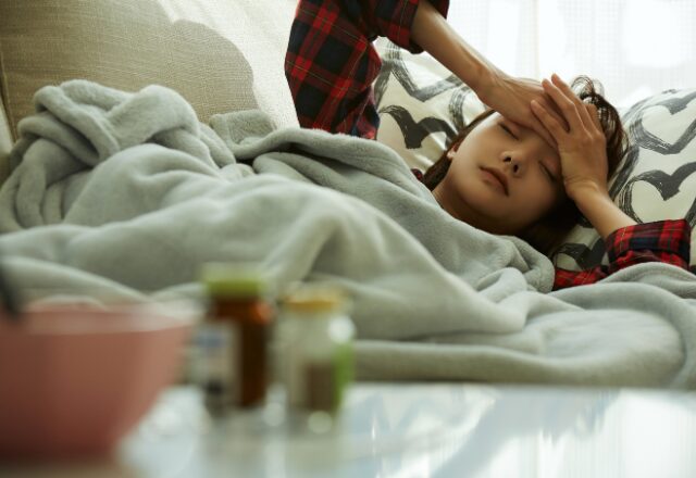 39度で寝込む妻に「俺の飯は？」容赦ない夫の言葉に絶句。耐えきれず涙が溢れるも…思わぬ“救世主”が登場！？
